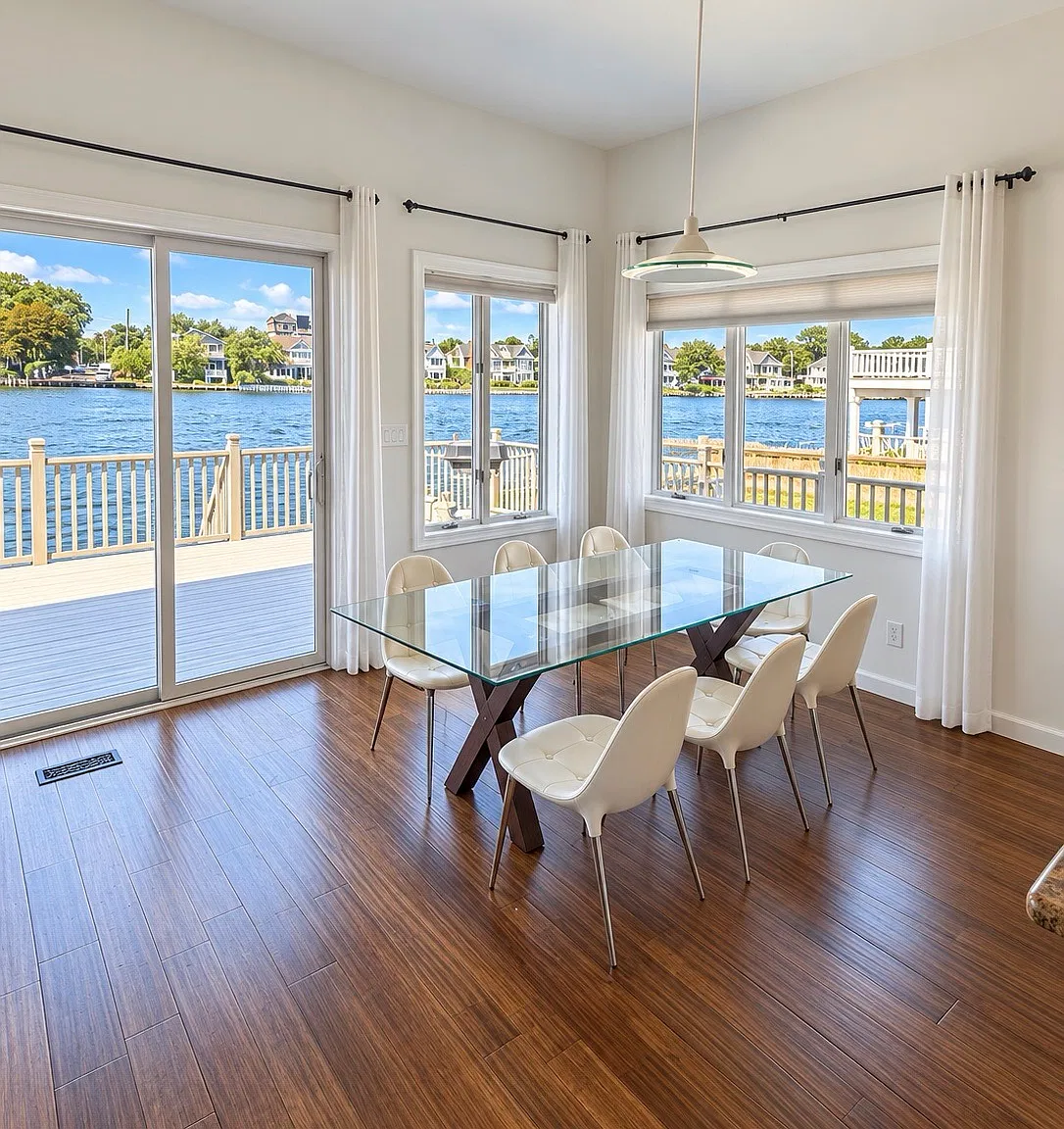 3 bed, 2300 sqft, $5,975 — Photo 1