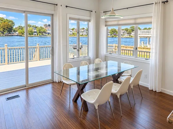12 Badminton Ct, Sea Bright, NJ 07760