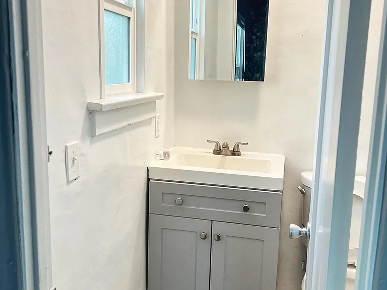 2nd Bathroom