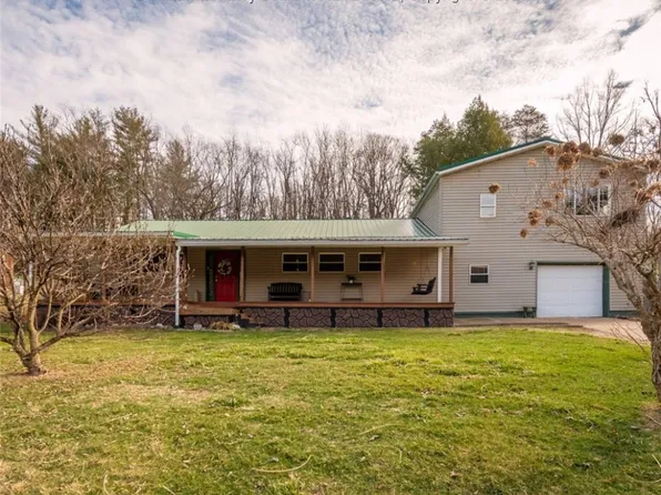 471 Pioneer Ln, Charleston, WV 25312