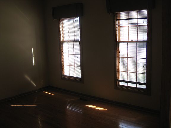 4th image of 9820 Cinnamon Dr