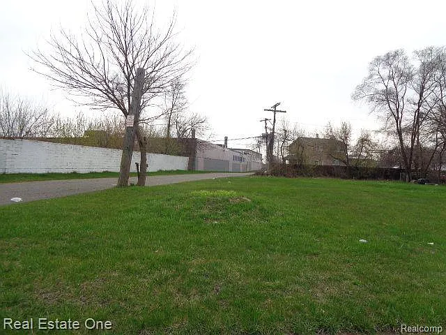 5678 Harold St photo 1