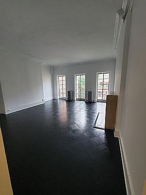 3rd image of 40 E 68th St APT 4C