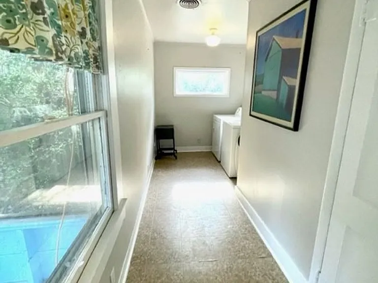1125 W Matthews Ave — Photo 17