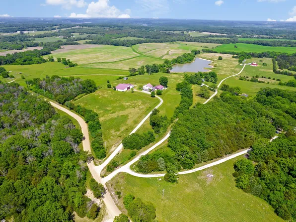 27597 County Road 275, Pittsburg, MO 65724