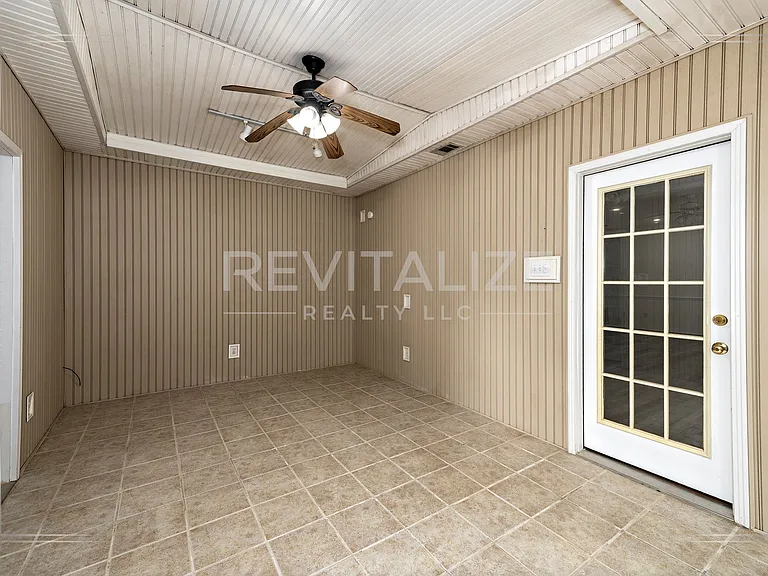 105 Ventura Cir — Photo 39