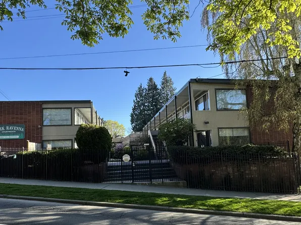 1305 NE Ravenna Blvd APT 207, Seattle, WA 98105