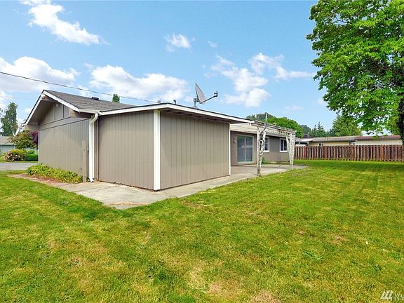 2nd image of 18406 Myrtle Dr