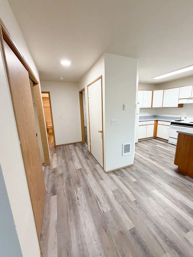 5382 North Hills Drive — Photo 4