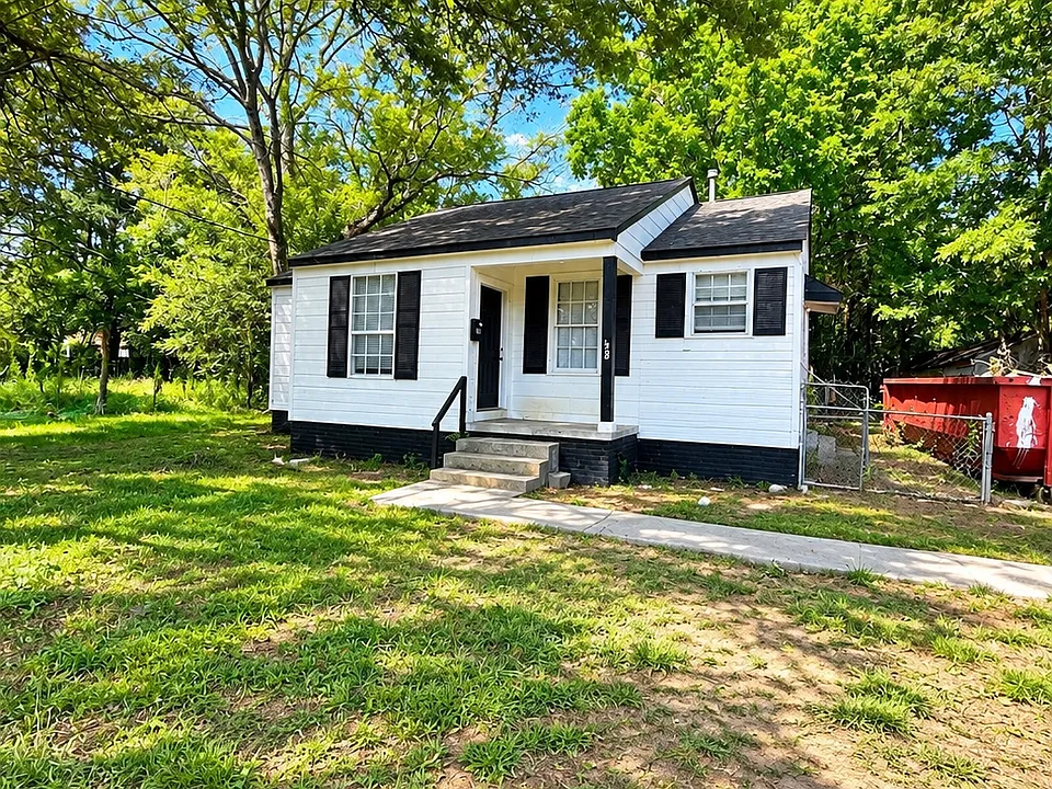 705 Lindsey Dr