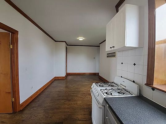 3rd image of 202 17th St #24