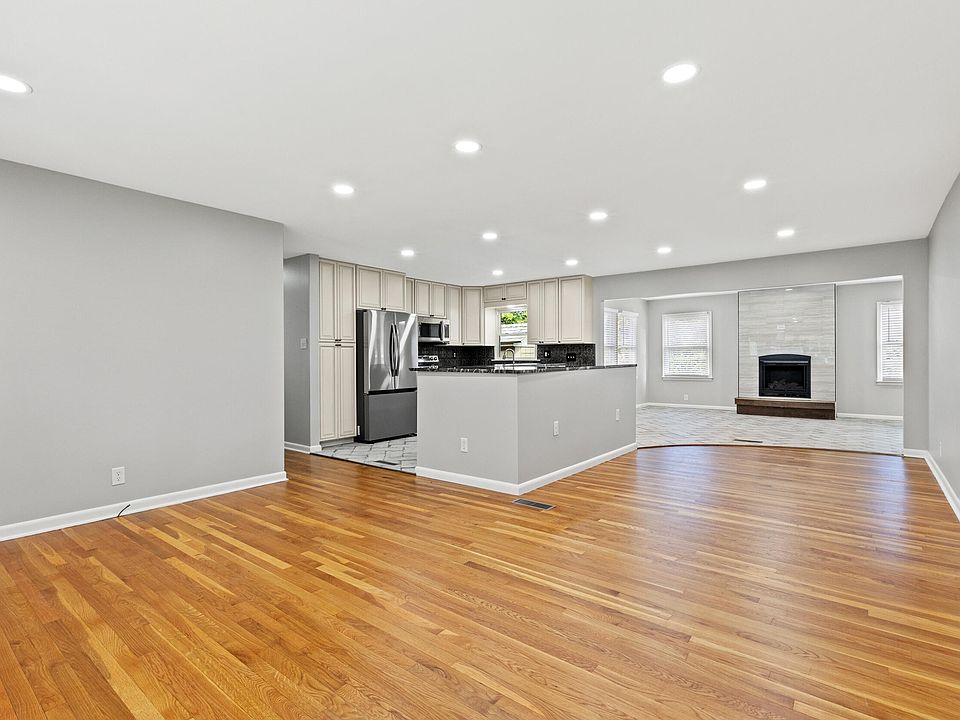 1st image of 1708 Harper Ct