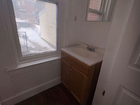 4th image of 315 W Smyser St
