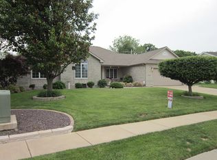 6909 Fringetree Way, Springfield, IL 62712