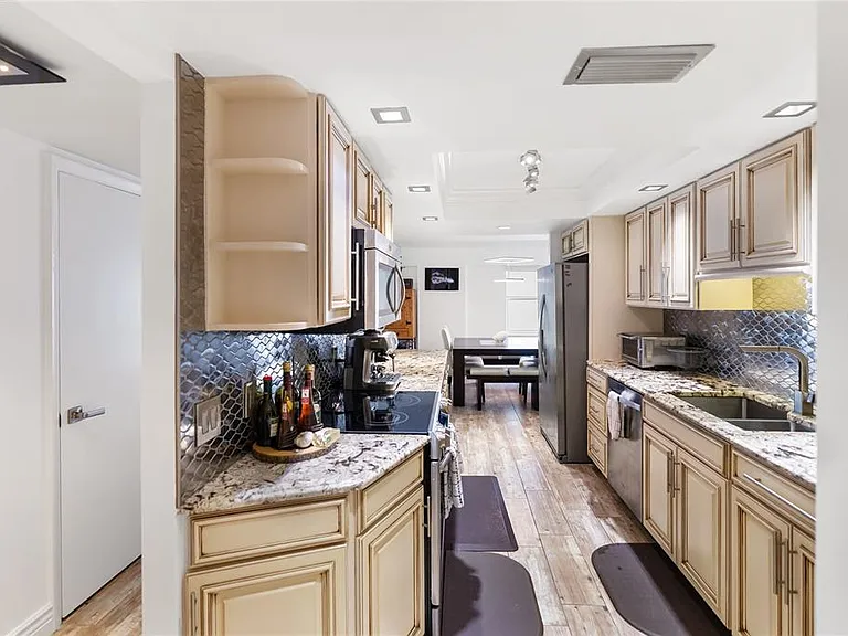 1750 Benjamin Franklin Dr #6G — Photo 36