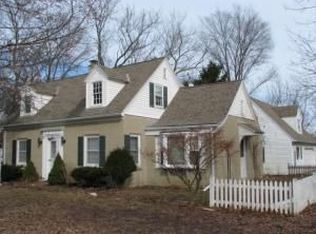 204 S Orchard St, Thiensville, WI 53092