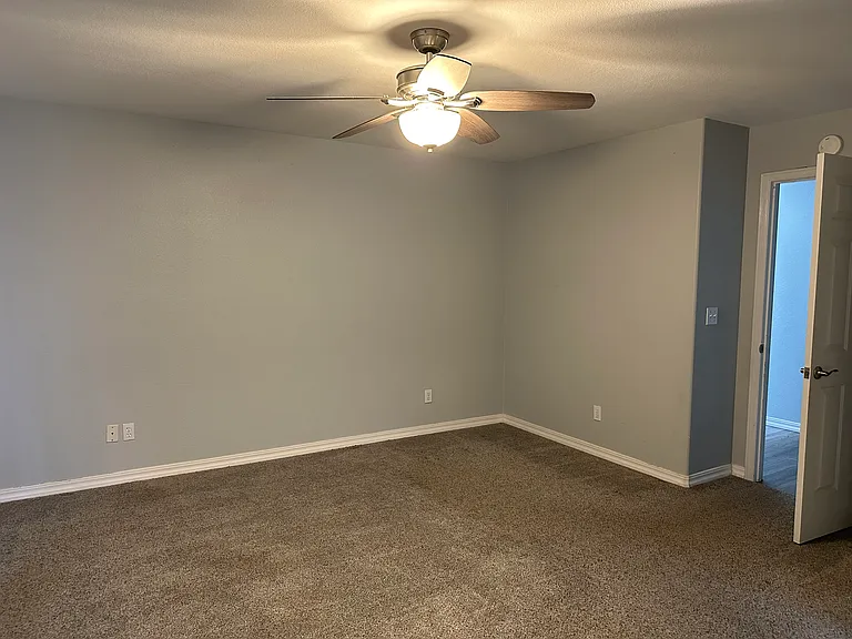 350 Walnut Ln — Photo 14