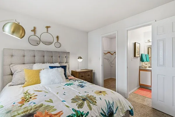 Newport Wichita Apts. — Photo 8