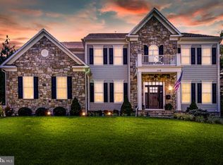 1116 Theresa Ann St, Mc Lean, VA 22101