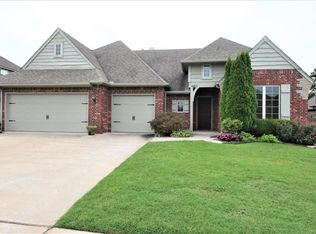 1405 S San Diego St, Broken Arrow, OK 74011