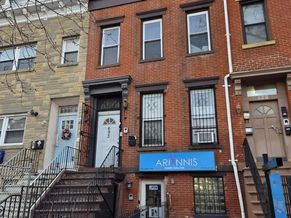 693 Bergen Avenue image 1 of 8