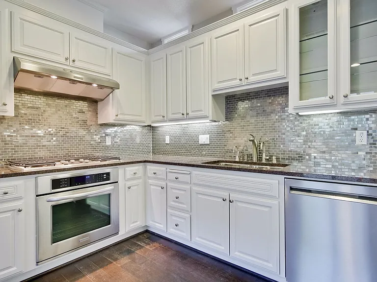 156 Linfield Dr — Photo 10