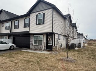 5279 Long Pointe Pass, Woodbury, MN 55129