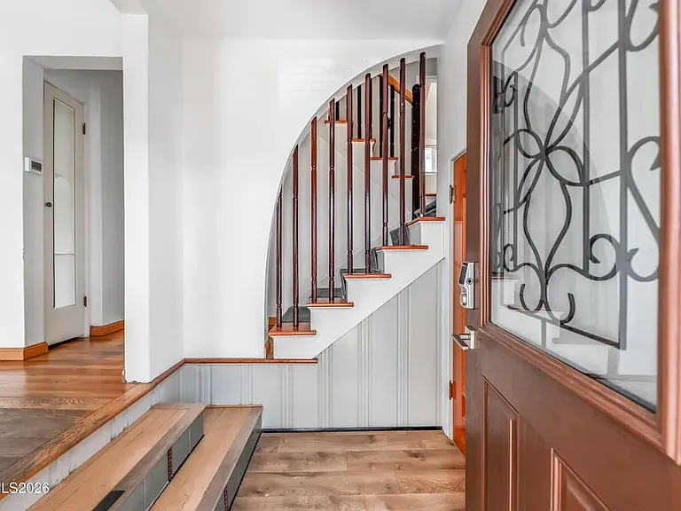 347 Mary St — Photo 10