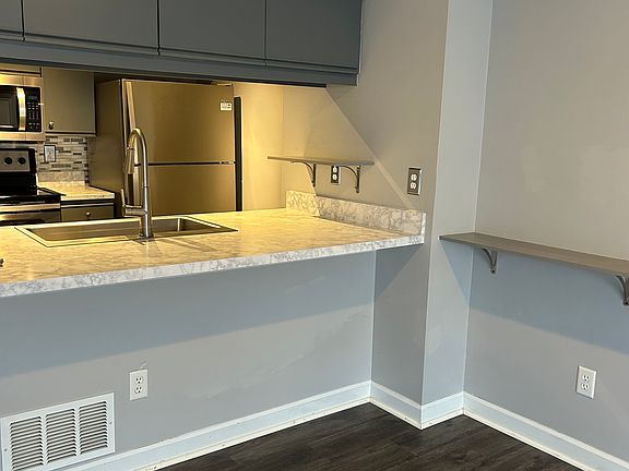 5th image of 2004 Jasper Ln #26C