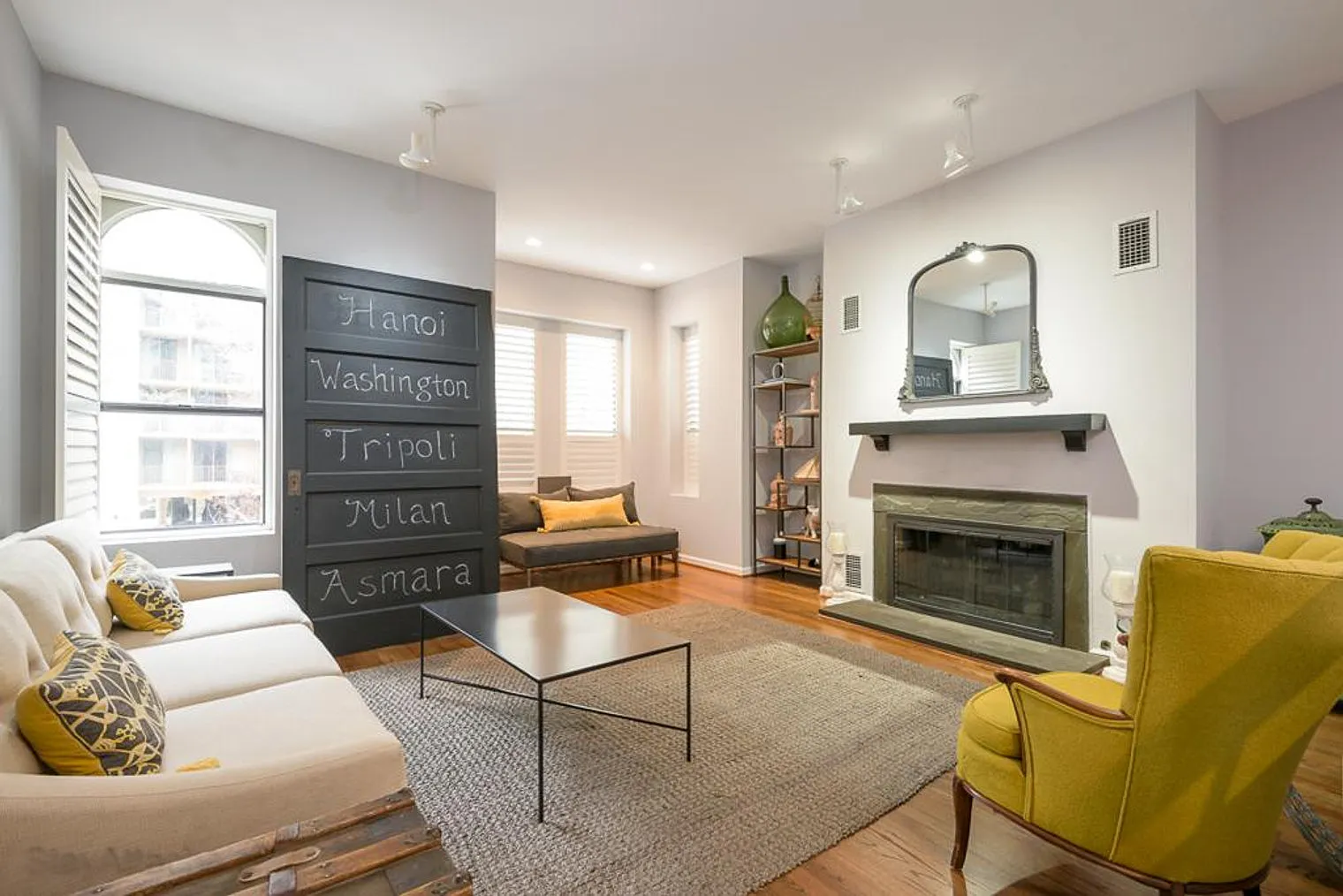 2 bed, 1.0 bath, 26909 sqft, $6,119 — Photo 1