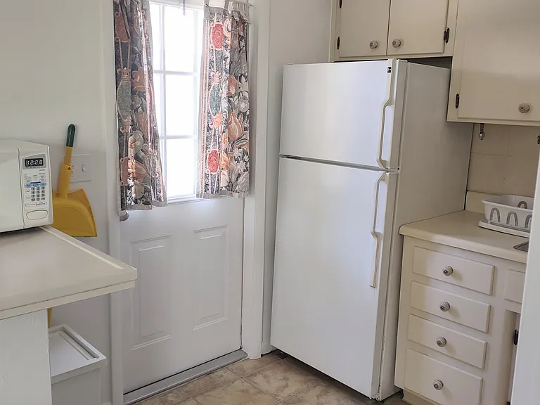 411 Seasage Dr — Photo 19