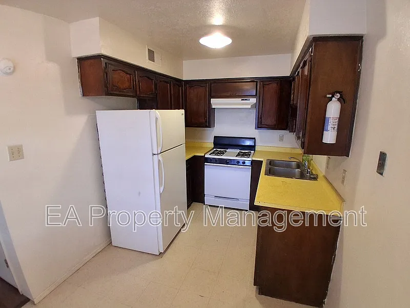 2 bed, 1.0 bath, 700 sqft, $945 — Photo 4