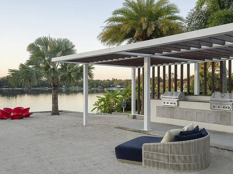 Lakeside Villas — Photo 11