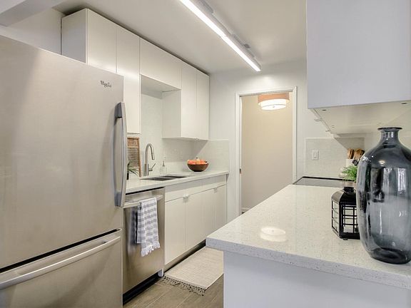 5th image of 1898 Meridian Ave Unit 25