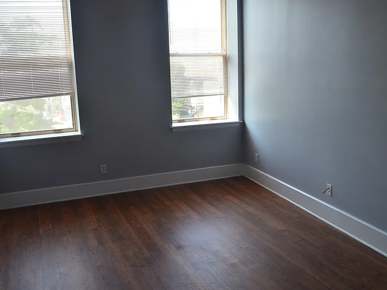 222 N College Ave — Photo 34