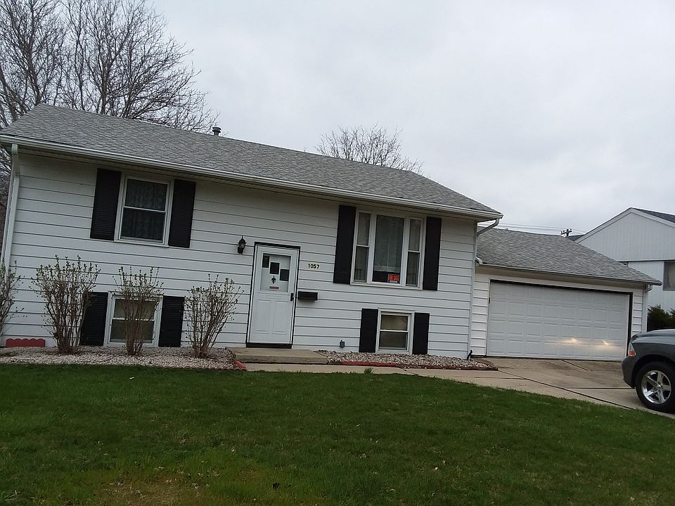 4 Beds, 2 car garage