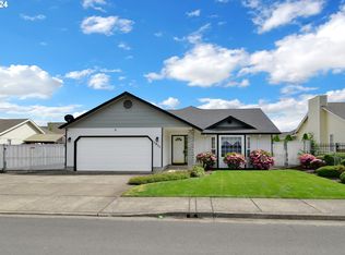 1977 Bonnie Ln, Springfield, OR 97477