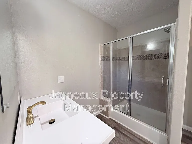 816 Shady Ln — Photo 8