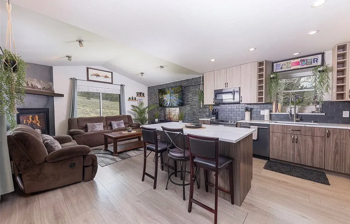 3 bed, 1810 sqft, $4,500 — Photo 1