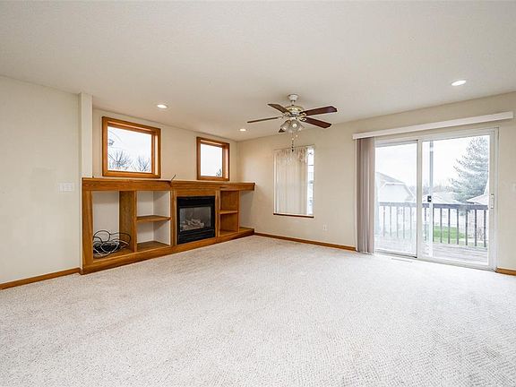 5th image of 106 Lincoln Ave W #E
