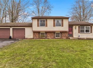 32 Donlin Dr, Rochester, NY 14624