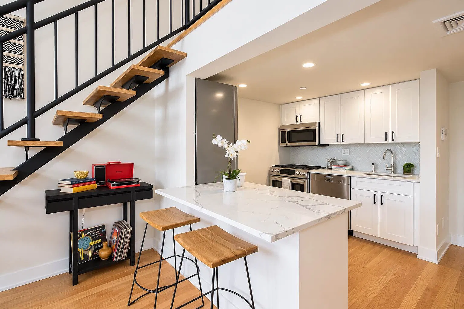 280 Nassau Avenue — Photo 3