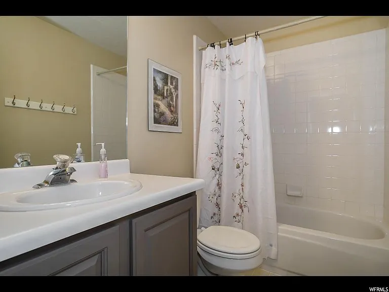 804 Creek Ln — Photo 24