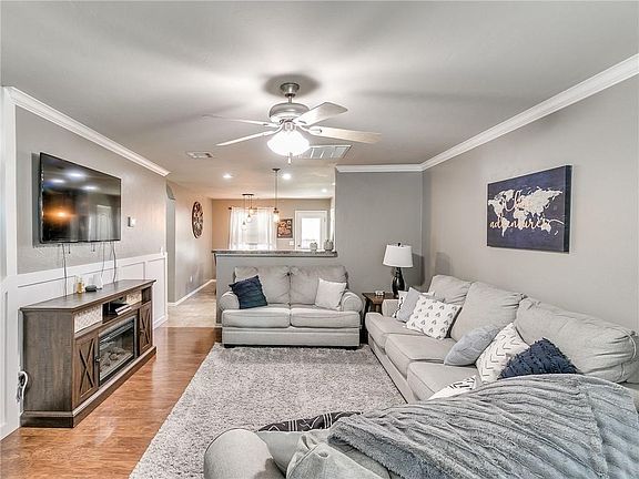 2nd image of 8600 SW 46th Pl