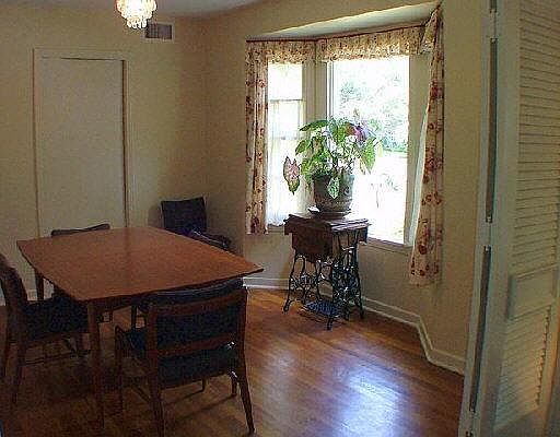 3rd image of 740 CANTERBURY HILL