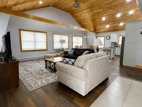 1691 Atlantic Hwy, Waldoboro, ME 04572