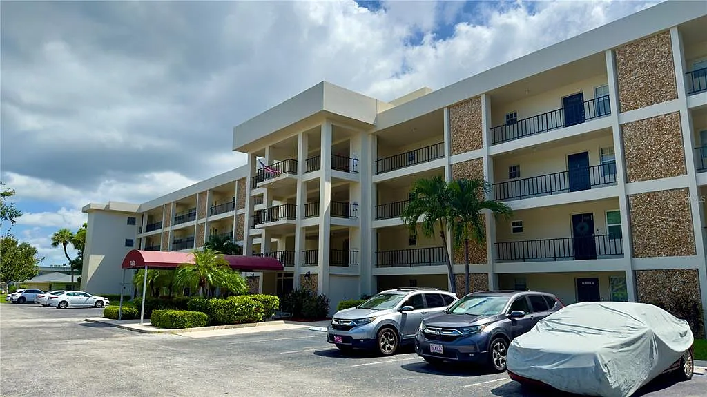 1 bed, 1.5 bath, 900 sqft, $1,875 — Photo 1