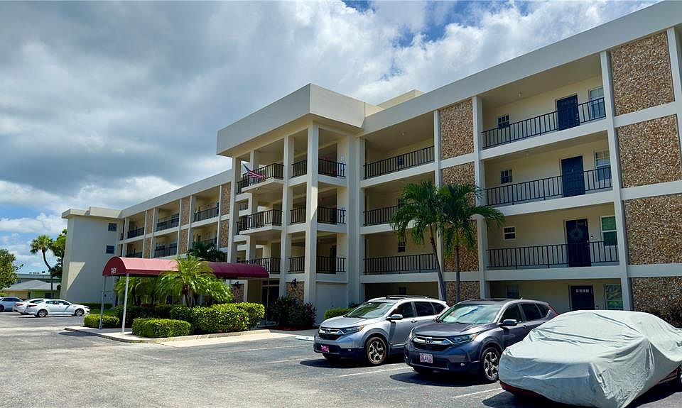 1st image of 7461 W Country Club Dr N APT 306