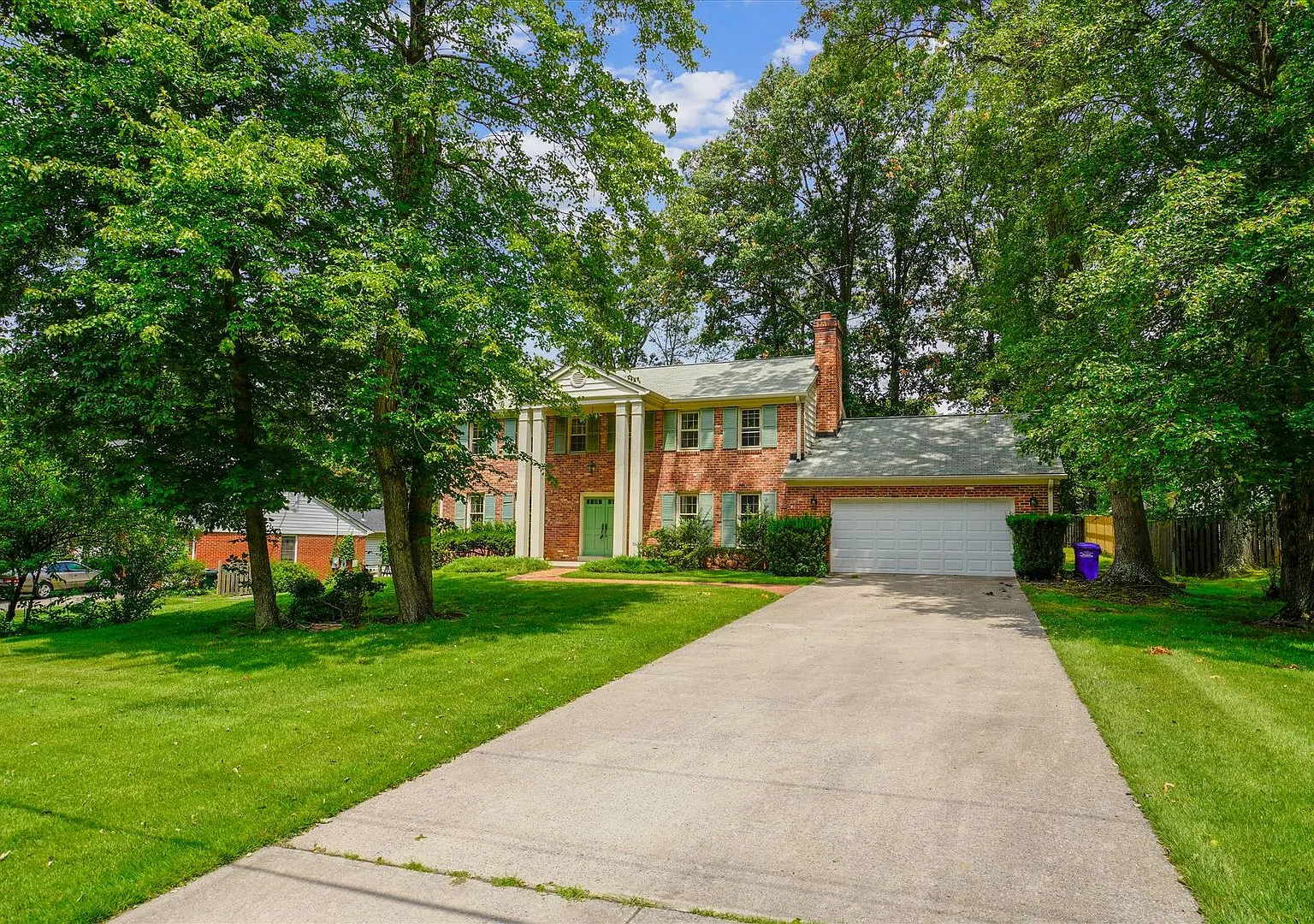 Beautifully updated Center Hall Colonial in the Fox Hills neighborhood of Potomac. — Photo 4