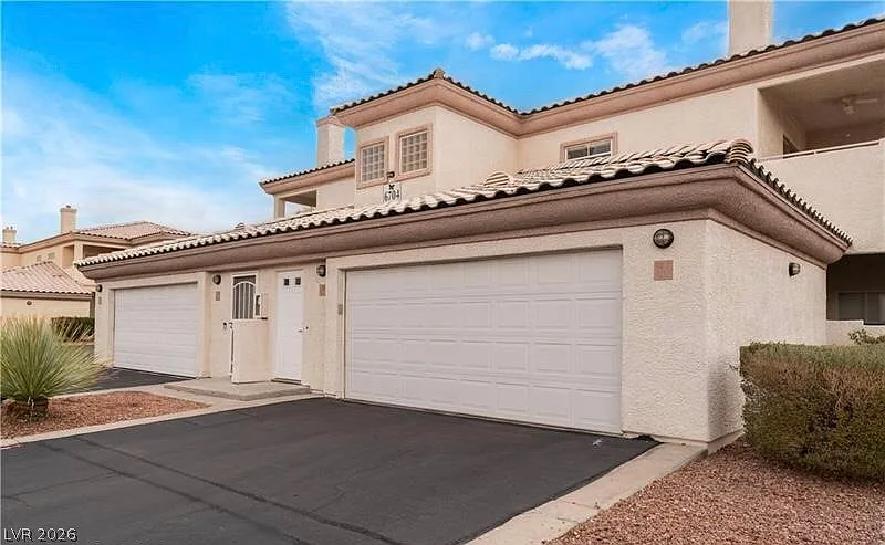 3 bed, 2.0 bath, 1289 sqft, $2,150 — Photo 2